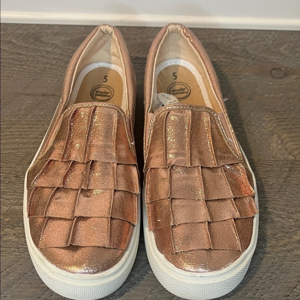 Wonder Nation Rose Gold and White Girls Sneakers with Ruffled Design - Size 5 - Picture 5 of 10